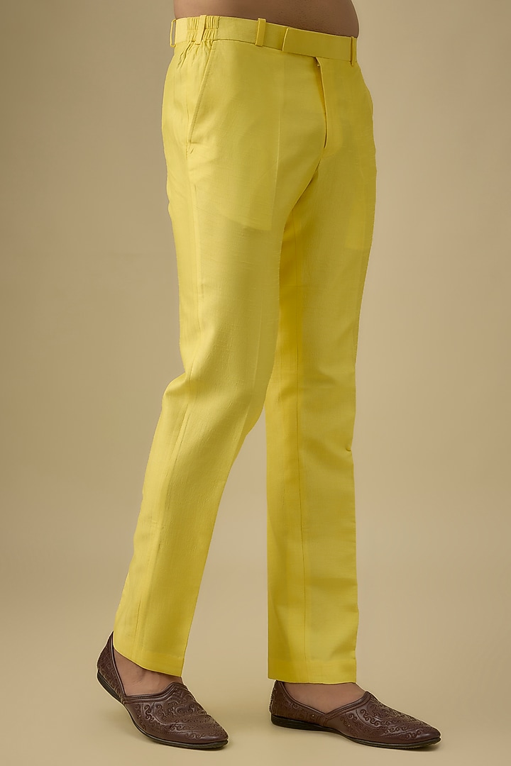 Yellow Spun Silk Embroidered Bundi Jacket Set by Jayesh and Kaajal Shah Men at Pernia's Pop Up Shop