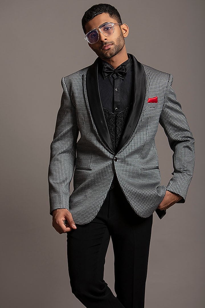 Grey Terry Rayon Checks Suit Set by Jayesh and Kaajal Shah Men at Pernia's Pop Up Shop