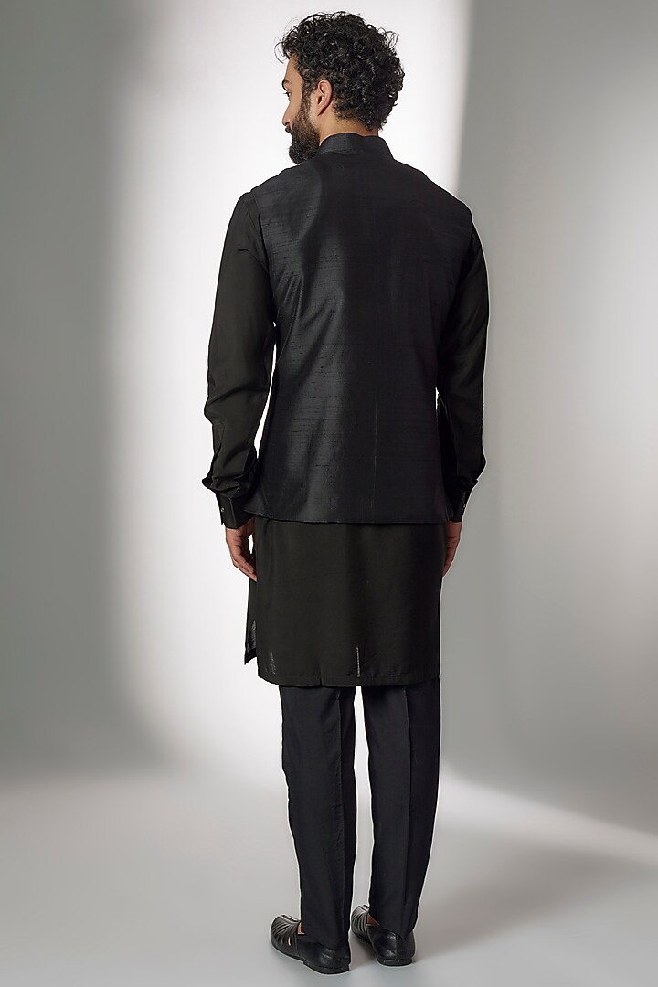 Black Raw Silk Crystal Bead Embroidered Bundi Jacket Set by Jayesh and Kaajal Shah Men at Pernia's Pop Up Shop