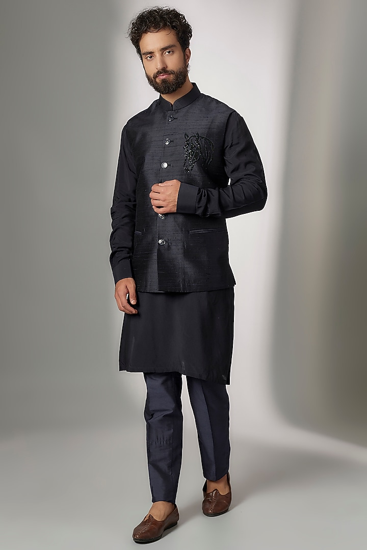 Navy Raw Silk Crystal Bead Embroidered Bundi Jacket Set by Jayesh and Kaajal Shah Men at Pernia's Pop Up Shop