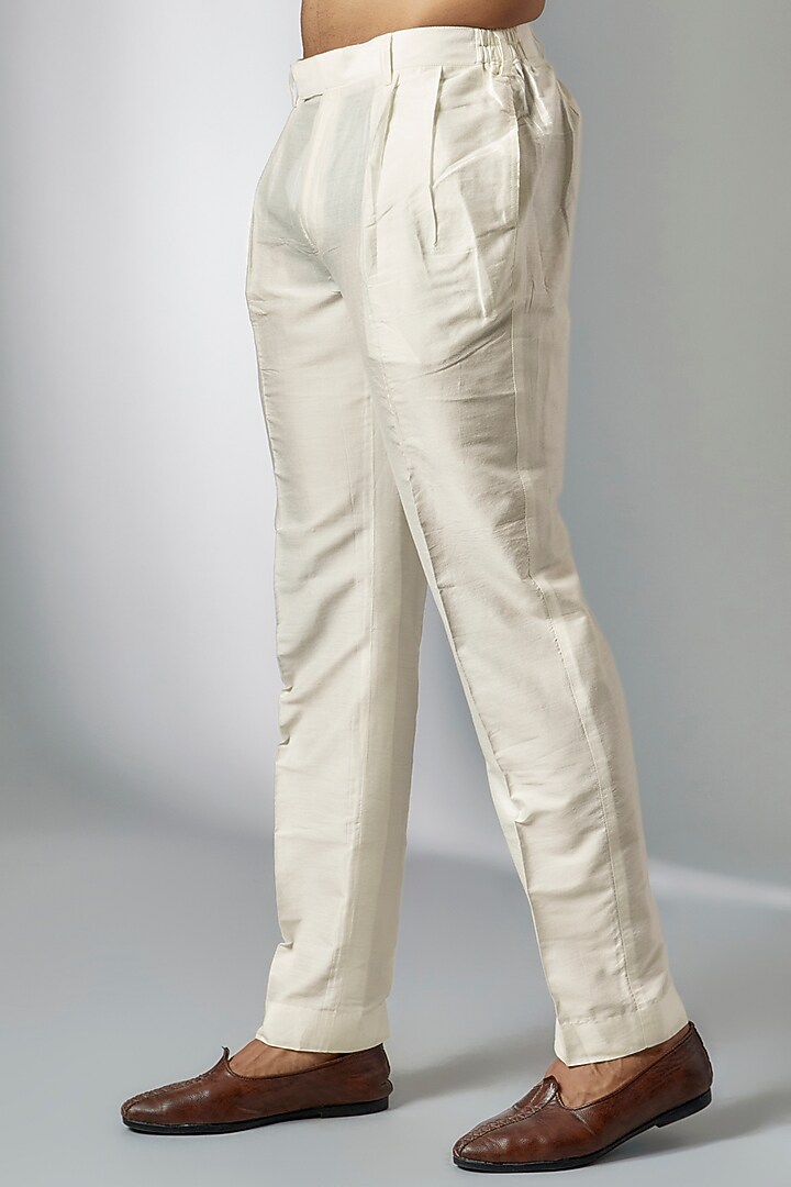 Ivory Raw Silk Embroidered Bundi Jacket Set by Jayesh and Kaajal Shah Men at Pernia's Pop Up Shop