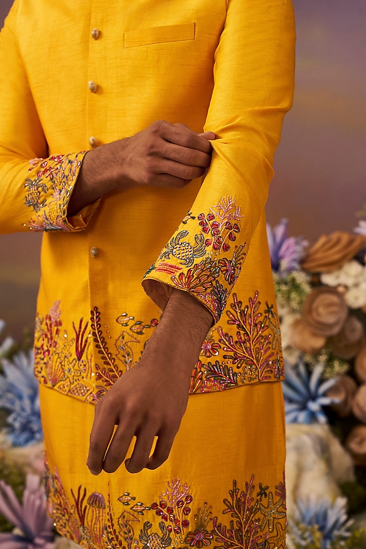 Yellow Raw Silk Daman Work Bundi Jacket Set by Jayesh and Kaajal Shah Men at Pernia's Pop Up Shop