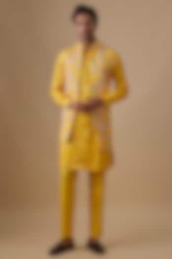 Yellow Raw Silk Embroidered Bundi Jacket Set by Jayesh and Kaajal Shah