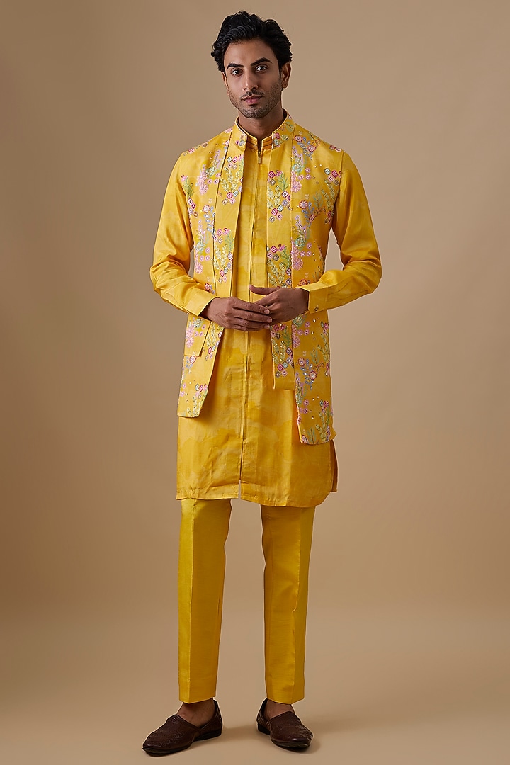 Yellow Raw Silk Embroidered Bundi Jacket Set by Jayesh and Kaajal Shah