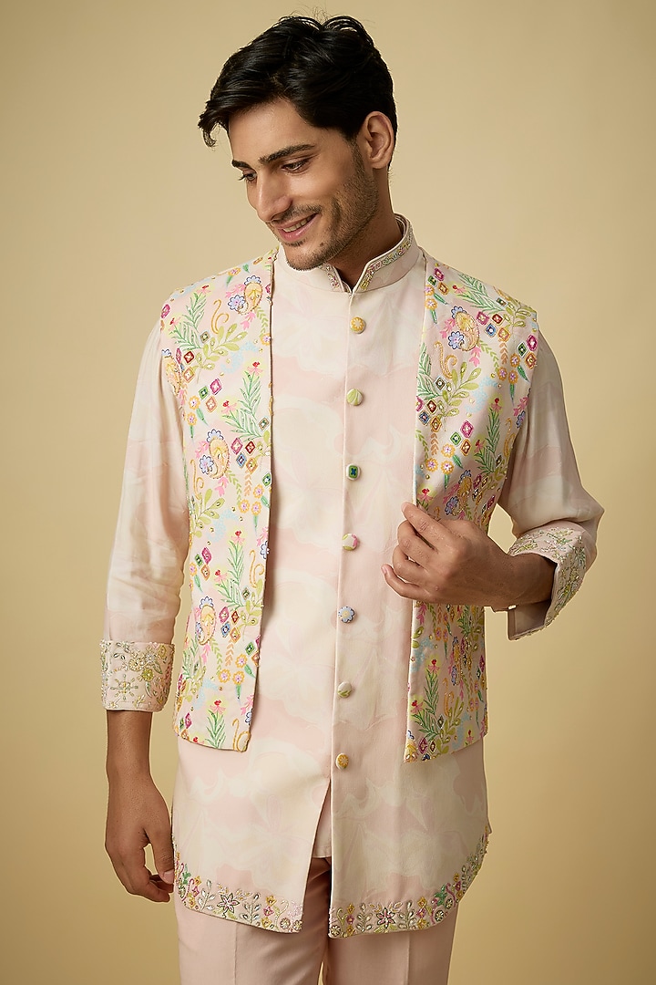 Peach Silk Bundi Jacket Set by Jayesh and Kaajal Shah Men at Pernia's Pop Up Shop