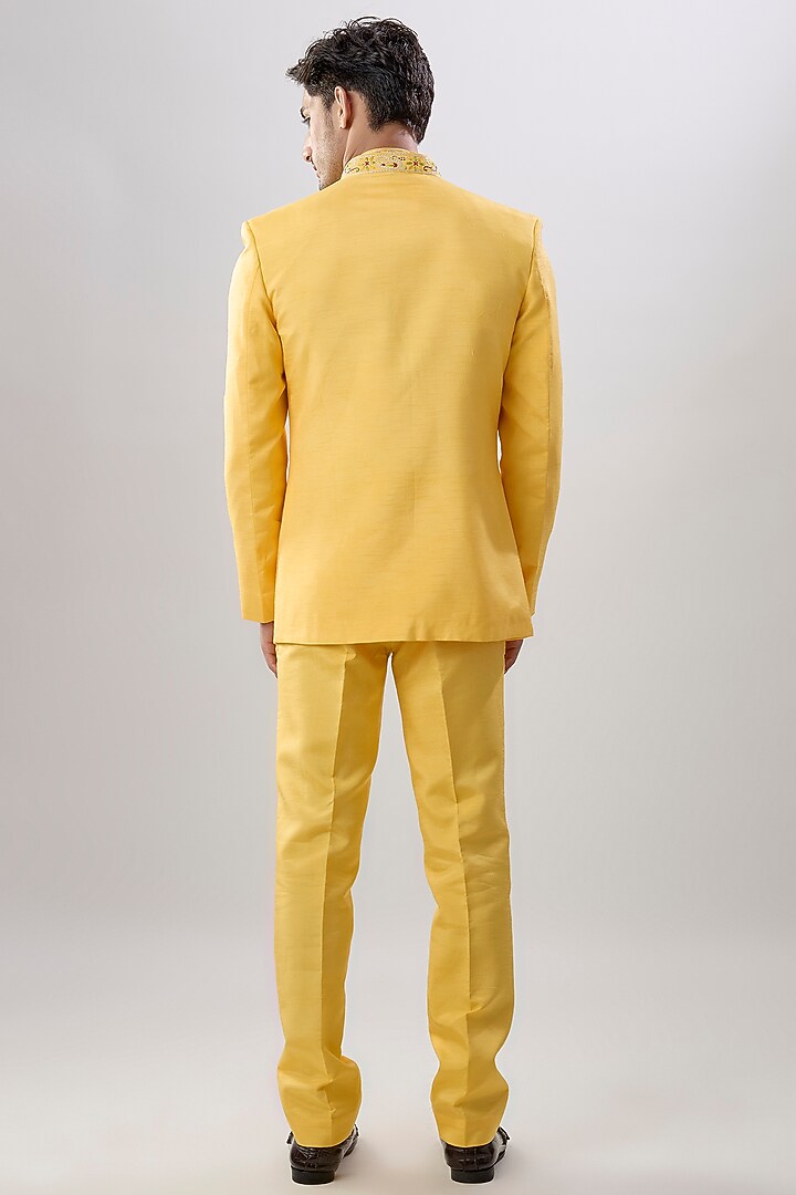 Yellow Silk Wedding Indowestern Set by Jayesh and Kaajal Shah Men at Pernia's Pop Up Shop