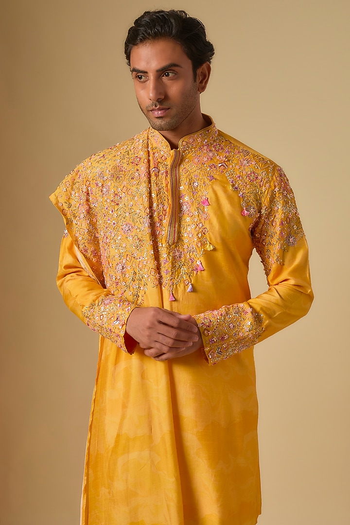 Yellow Silk Embroidered Kurta Set by Jayesh and Kaajal Shah Men at Pernia's Pop Up Shop