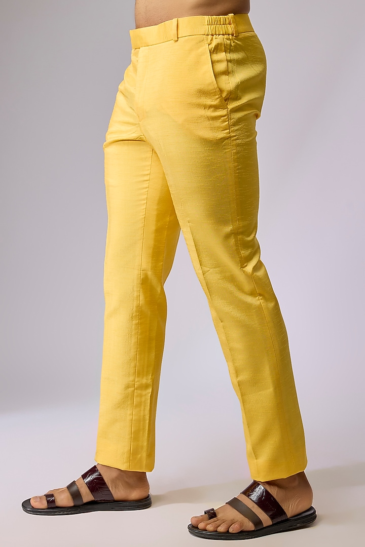 Yellow Dupion Silk Kurta Set by Jayesh and Kaajal Shah Men at Pernia's Pop Up Shop