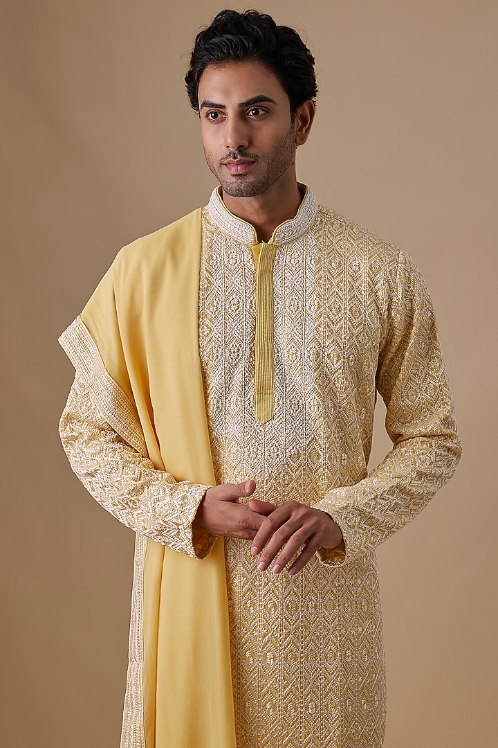 Yellow Silk Kurta Set by Jayesh and Kaajal Shah Men at Pernia's Pop Up Shop