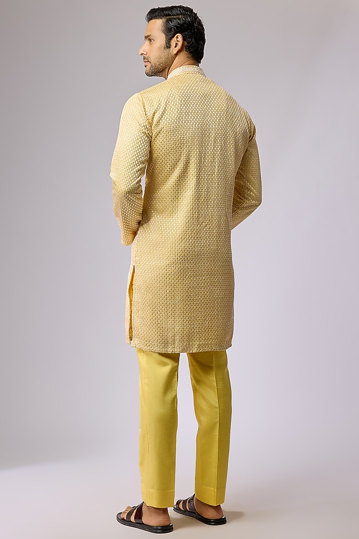 Yellow Silk Kurta Set by Jayesh and Kaajal Shah Men at Pernia's Pop Up Shop