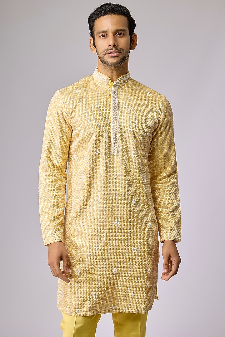 Yellow Silk Kurta Set by Jayesh and Kaajal Shah Men at Pernia's Pop Up Shop