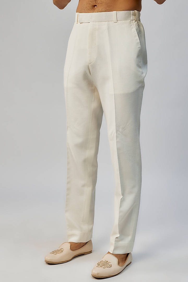 White Silk Thread & Bead Embroidered Bundi Jacket Set by Jayesh and Kaajal Shah Men at Pernia's Pop Up Shop