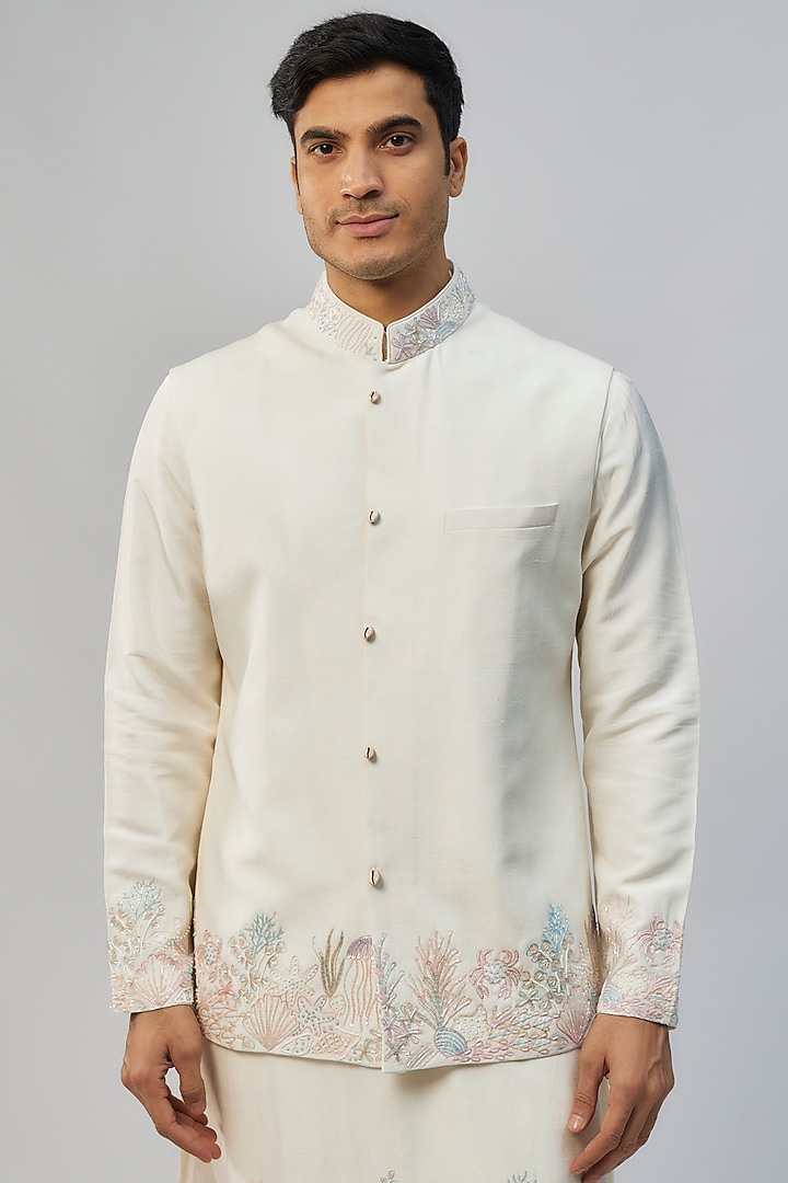 White Silk Thread & Bead Embroidered Bundi Jacket Set by Jayesh and Kaajal Shah Men at Pernia's Pop Up Shop