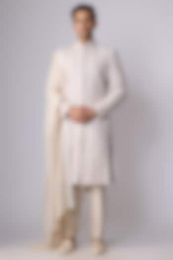 Ivory Silk Groom Sherwani Set by Jayesh and Kaajal Shah Men at Pernia's Pop Up Shop