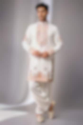 Cream Cotton Blend Kurta Set by Jayesh and Kaajal Shah Men at Pernia's Pop Up Shop