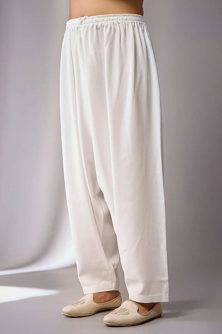 Cream Cotton Blend Kurta Set by Jayesh and Kaajal Shah Men at Pernia's Pop Up Shop