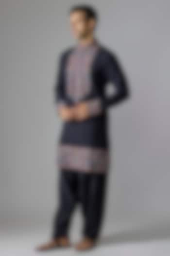 Navy Blue Cotton Blend Kurta Set by Jayesh and Kaajal Shah Men at Pernia's Pop Up Shop