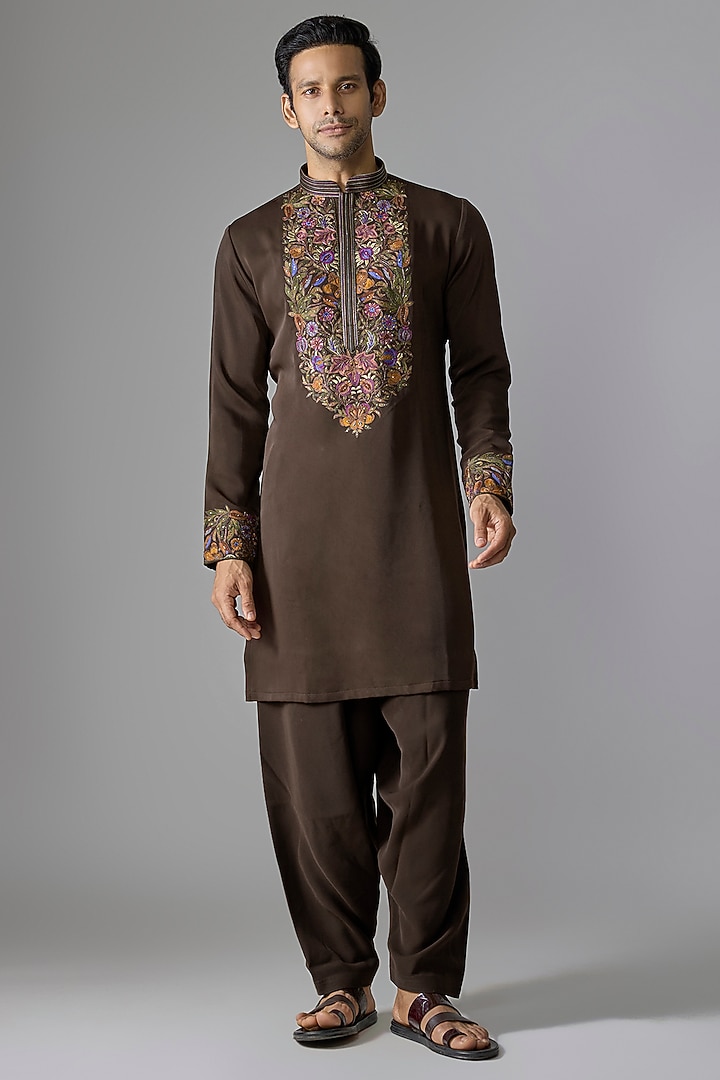 Brown Cotton Blend Kurta Set by Jayesh and Kaajal Shah Men at Pernia's Pop Up Shop