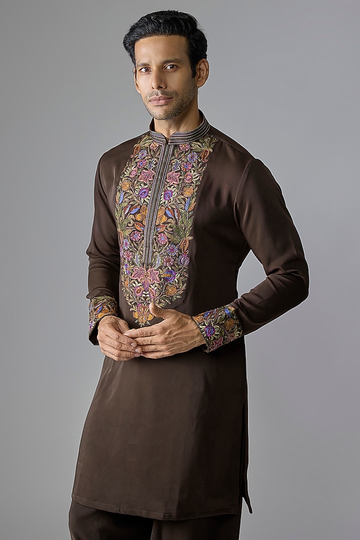 Brown Cotton Blend Kurta Set by Jayesh and Kaajal Shah Men at Pernia's Pop Up Shop