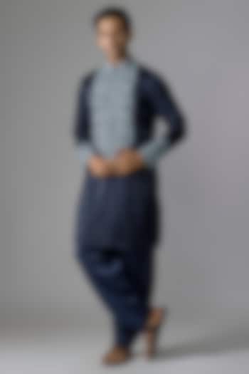 Navy Blue Cotton Blend Kurta Set by Jayesh and Kaajal Shah Men at Pernia's Pop Up Shop