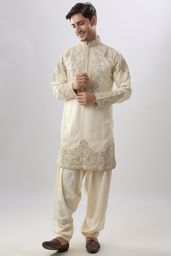 Cream Silk Kurta Set by Jayesh and Kaajal Shah Men at Pernia's Pop Up Shop