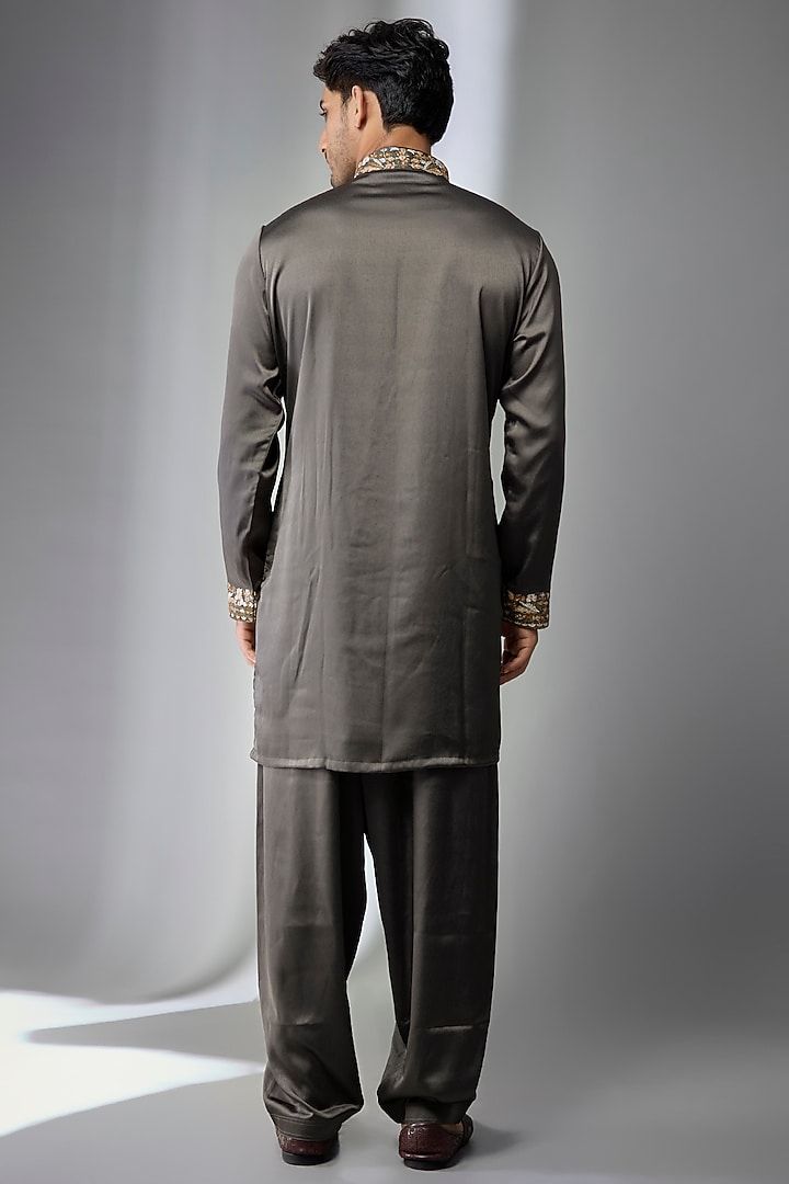 Olive Cotton Blend Kurta Set by Jayesh and Kaajal Shah Men at Pernia's Pop Up Shop