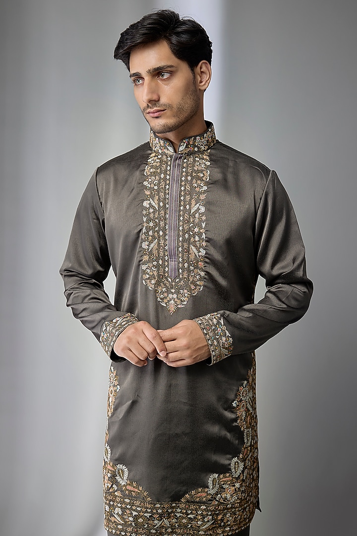 Olive Cotton Blend Kurta Set by Jayesh and Kaajal Shah Men at Pernia's Pop Up Shop