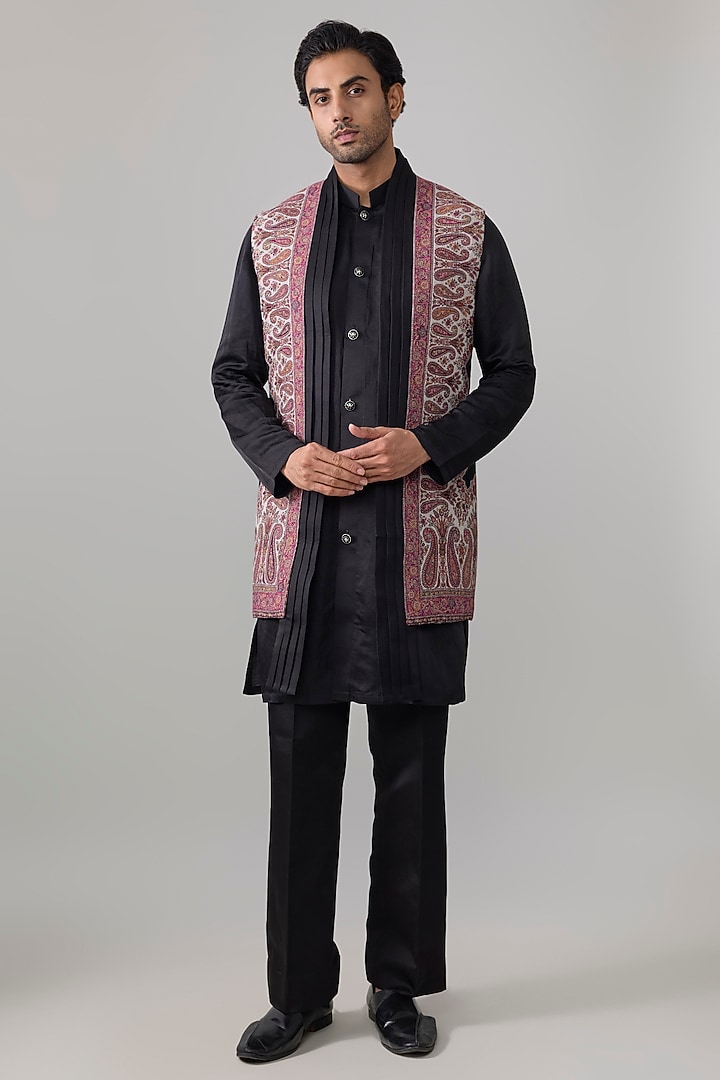 Black Silk Bundi Jacket Set by Jayesh and Kaajal Shah Men at Pernia's Pop Up Shop