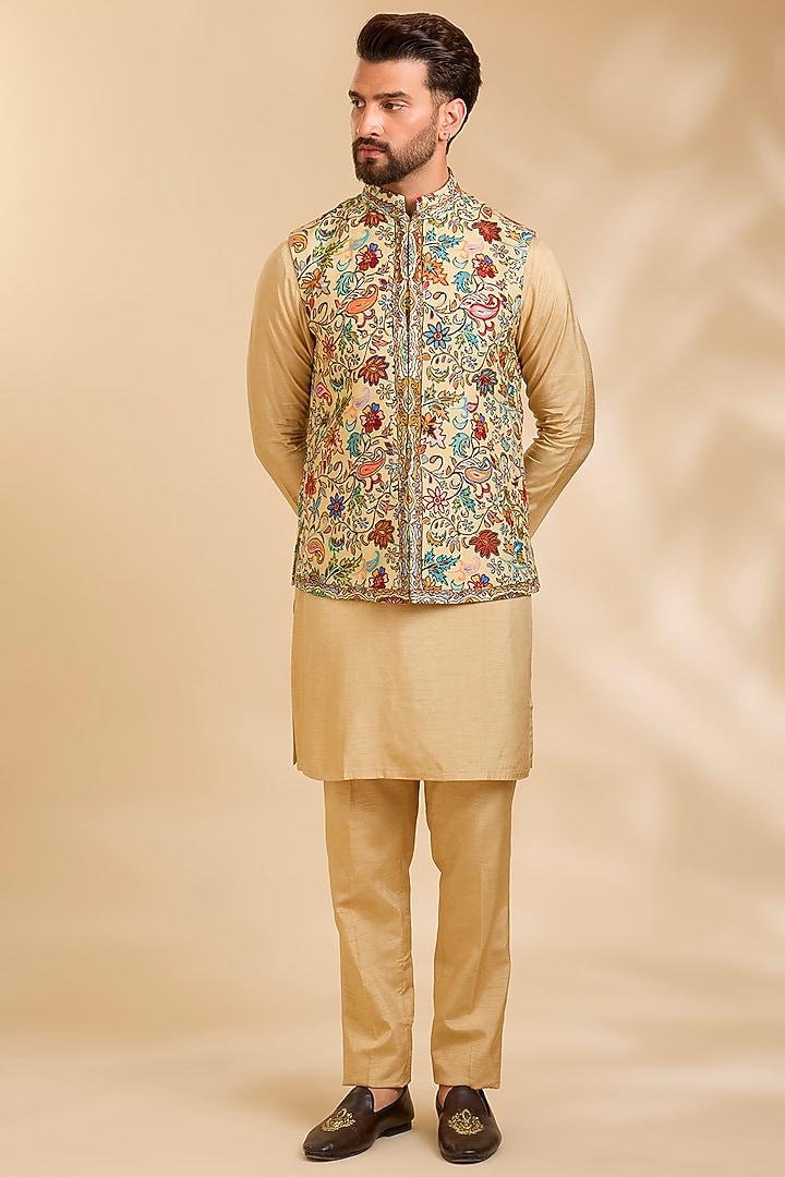 Lemon Yellow Silk Bundi Jacket Set by Jayesh and Kaajal Shah Men at Pernia's Pop Up Shop