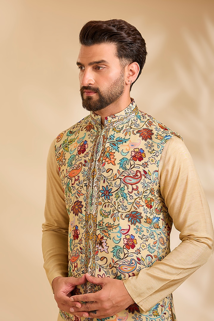 Lemon Yellow Silk Bundi Jacket Set by Jayesh and Kaajal Shah Men at Pernia's Pop Up Shop