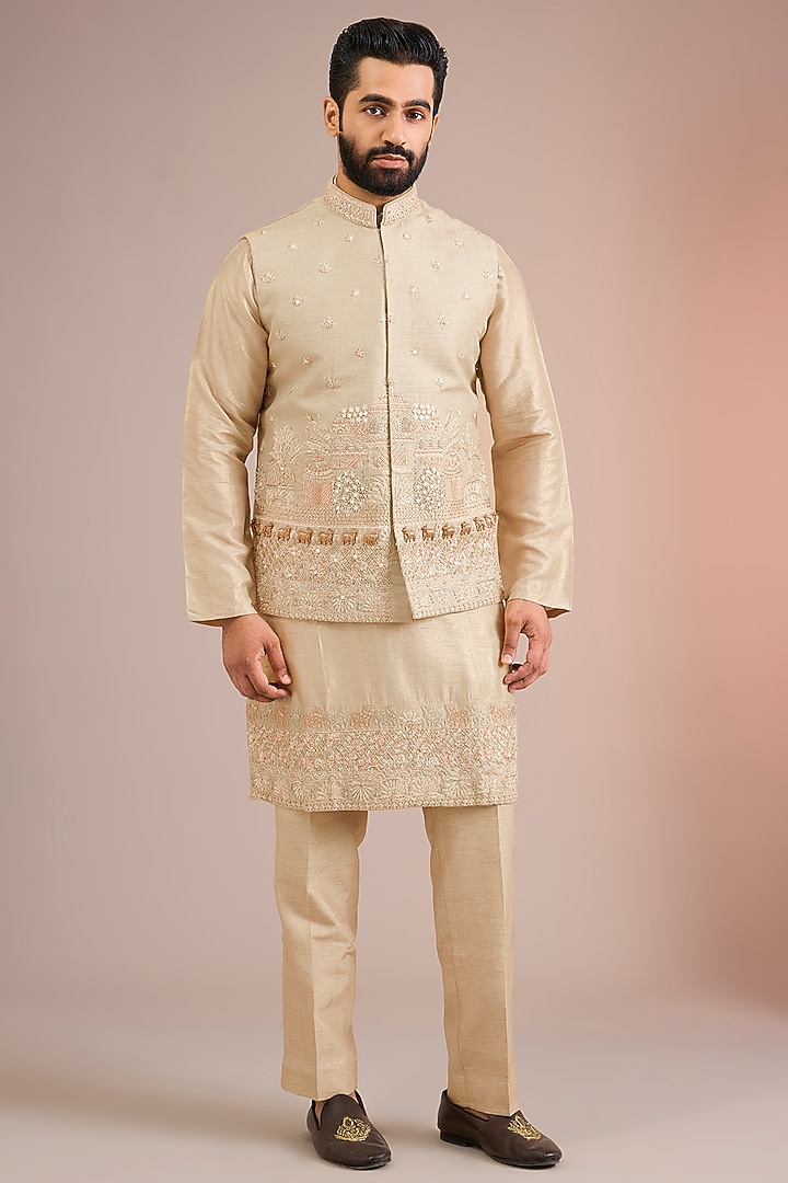 Golden Silk Bundi Jacket Set by Jayesh and Kaajal Shah Men at Pernia's Pop Up Shop