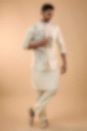 Peach Silk Bundi Jacket Set by Jayesh and Kaajal Shah Men at Pernia's Pop Up Shop