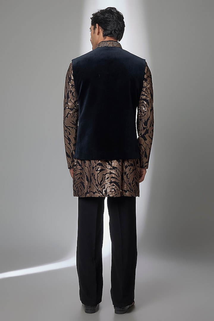 Black Velvet Bundi Jacket Set by Jayesh and Kaajal Shah Men at Pernia's Pop Up Shop
