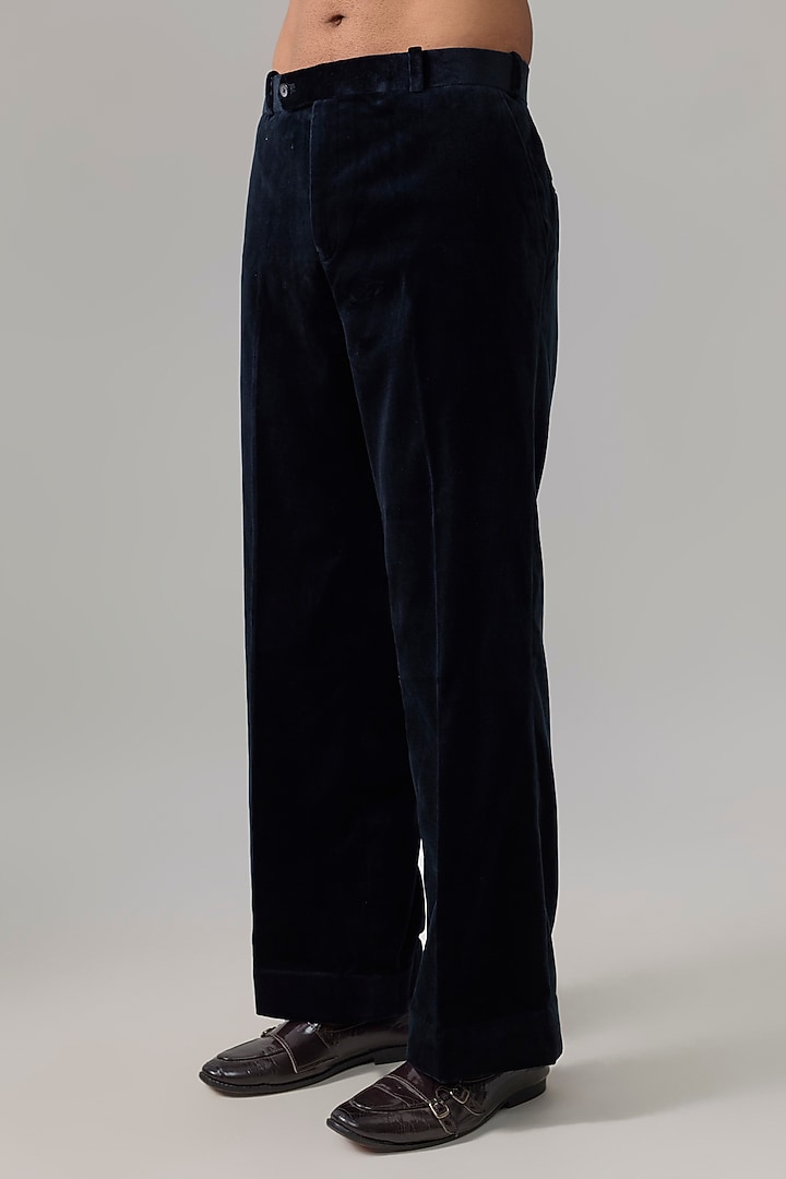 Black Velvet Groom Indowestern Jacket Set by Jayesh and Kaajal Shah Men at Pernia's Pop Up Shop