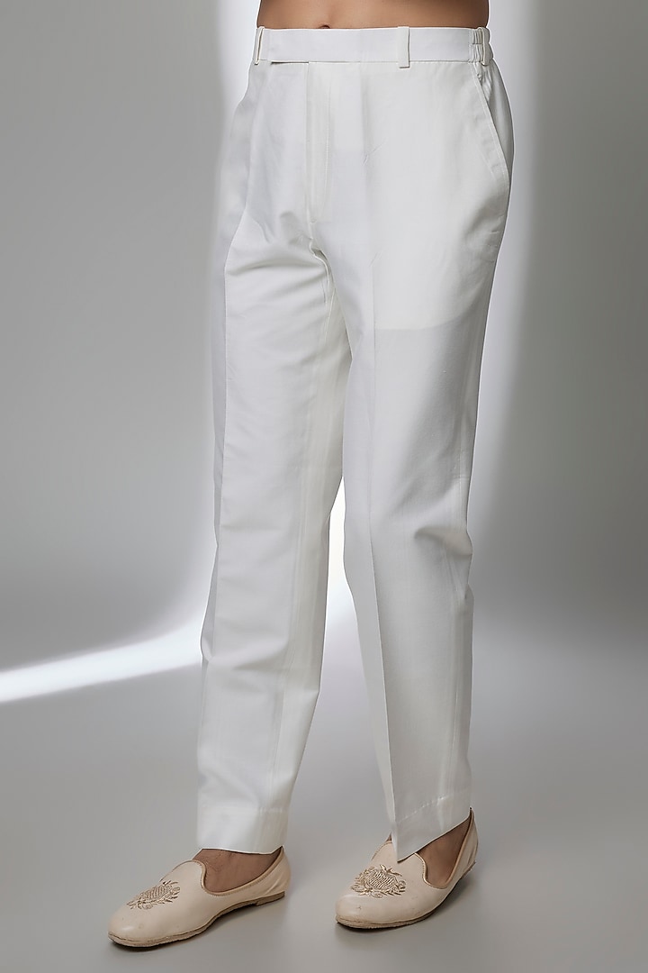 Ivory Silk Groom Sherwani Set by Jayesh and Kaajal Shah Men at Pernia's Pop Up Shop