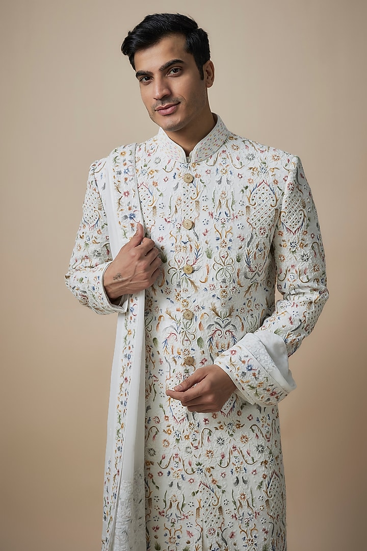 Gold Lucknowi Groom Sherwani Set by Jayesh and Kaajal Shah Men at Pernia's Pop Up Shop