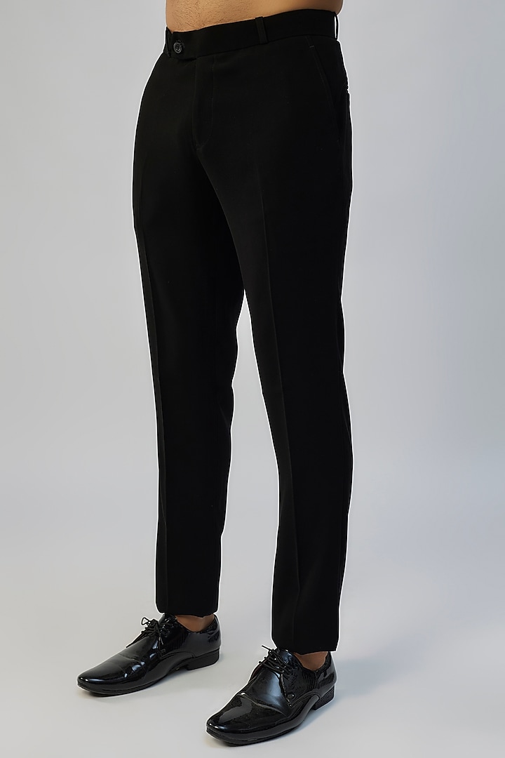 Black Textured Silk Suit Set by Jayesh and Kaajal Shah Men at Pernia's Pop Up Shop
