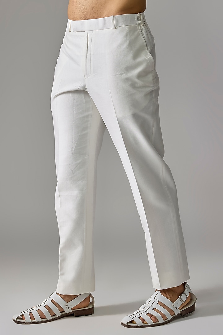 White Lucknowi Threadwork Embroidered Groom Sherwani Set by Jayesh and Kaajal Shah Men at Pernia's Pop Up Shop
