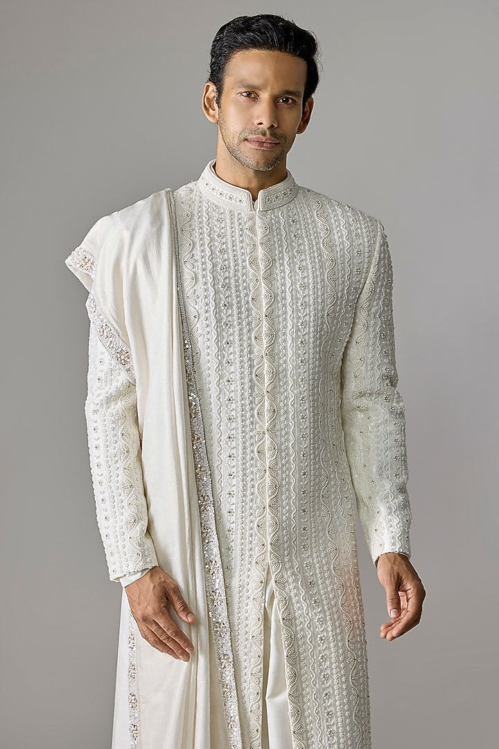 White Lucknowi Threadwork Embroidered Groom Sherwani Set by Jayesh and Kaajal Shah Men at Pernia's Pop Up Shop