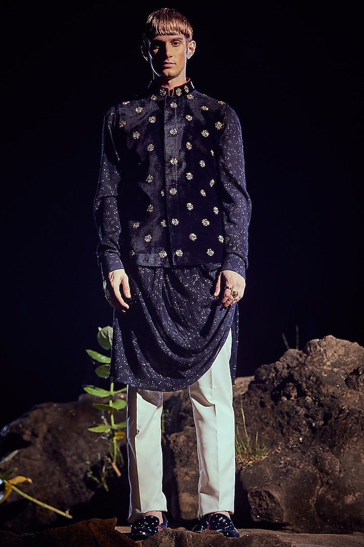 Blue Velvet Bundi Jacket With Kurta Set by Jayesh and Kaajal Shah Men at Pernia's Pop Up Shop