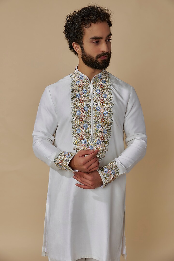 Ivory Linen Satin Embroidered Kurta Set by Jayesh and Kaajal Shah Men at Pernia's Pop Up Shop