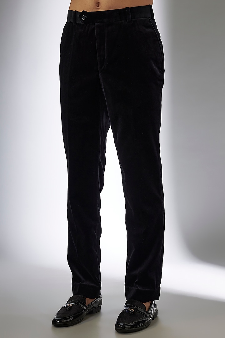 Black Velvet Blazer Set by Jayesh and Kaajal Shah Men at Pernia's Pop Up Shop