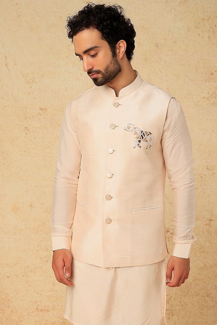 Blush Raw Silk Embroidered Bundi Jacket Set by Jayesh and Kaajal Shah Men at Pernia's Pop Up Shop