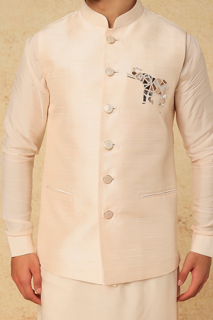 Blush Raw Silk Embroidered Bundi Jacket Set by Jayesh and Kaajal Shah Men at Pernia's Pop Up Shop