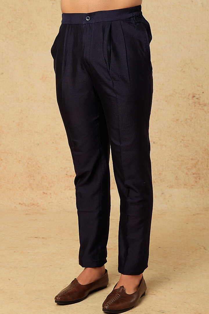 Blue Raw Silk Embroidered Bundi Jacket Set by Jayesh and Kaajal Shah Men at Pernia's Pop Up Shop