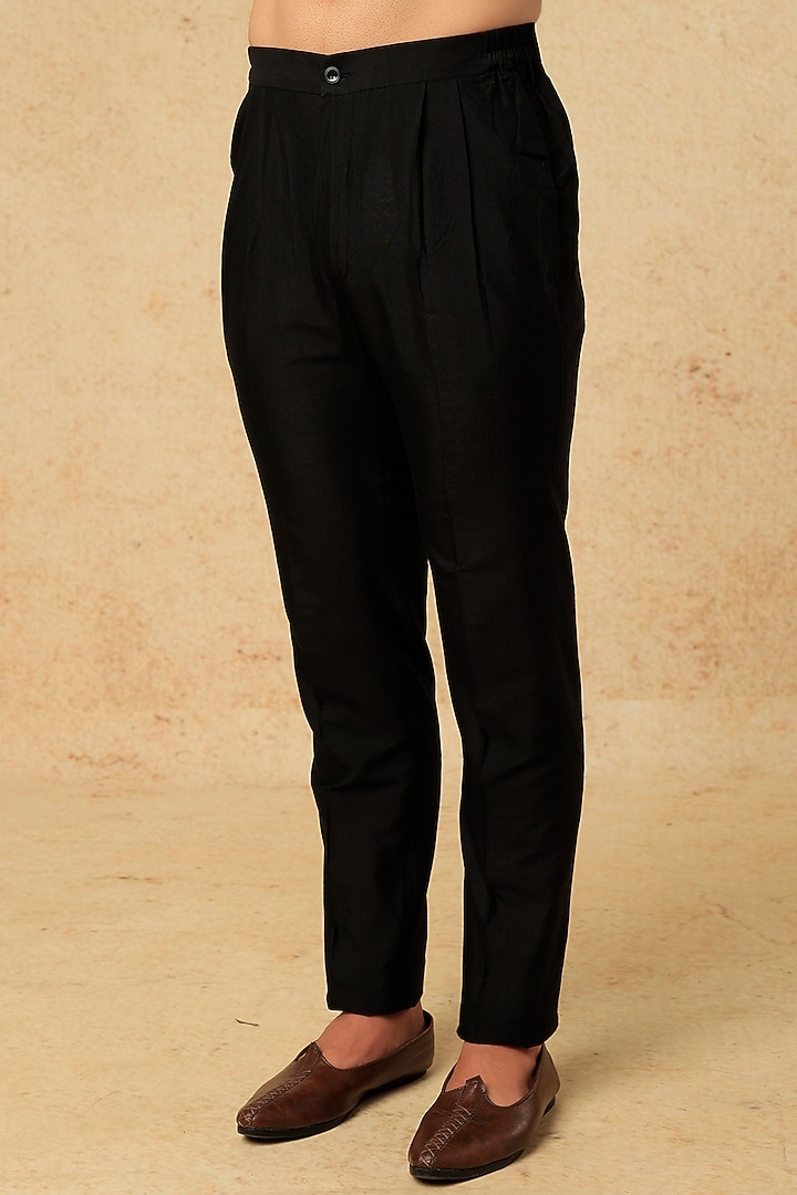 Black Raw Silk Embroidered Bundi Jacket Set by Jayesh and Kaajal Shah Men at Pernia's Pop Up Shop