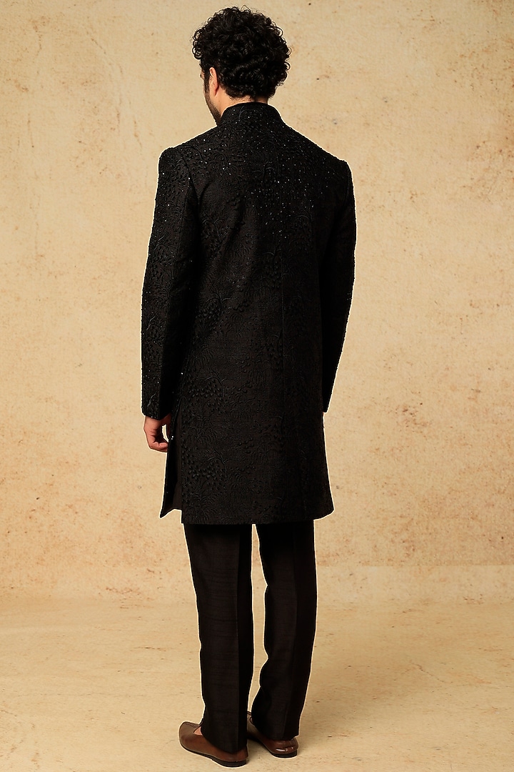 Black Silk Embroidered Indo Western Set by Jayesh and Kaajal Shah Men at Pernia's Pop Up Shop