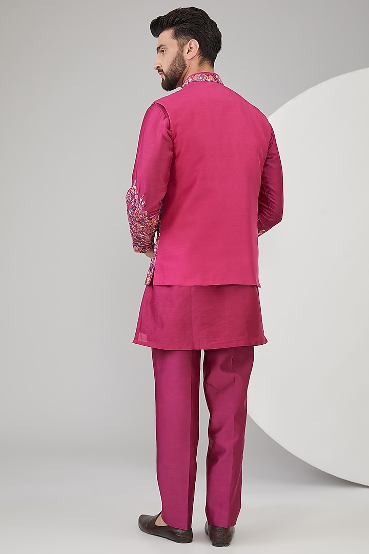 Rani Pink Silk Blended Hand Embroidered Bundi Jacket Set by Jayesh and Kaajal Shah Men at Pernia's Pop Up Shop