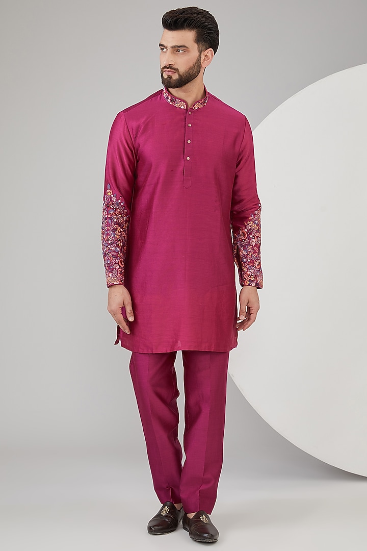 Rani Pink Silk Blended Hand Embroidered Bundi Jacket Set by Jayesh and Kaajal Shah Men at Pernia's Pop Up Shop