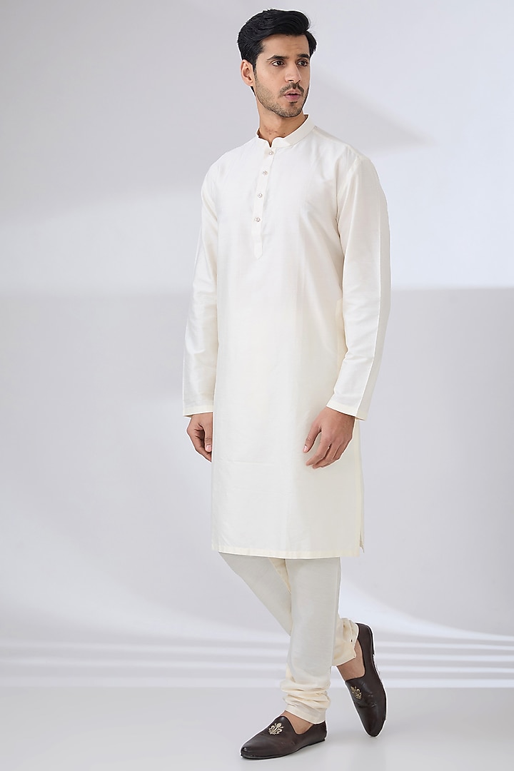 Ivory Raw Silk Groom Sherwani Set by Jayesh and Kaajal Shah Men at Pernia's Pop Up Shop